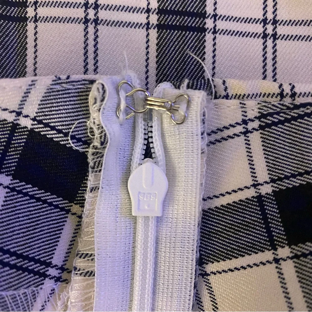 PRINCESS POLLY EUROS PANTS SIZE 4 NWT - Picture 7 of 7